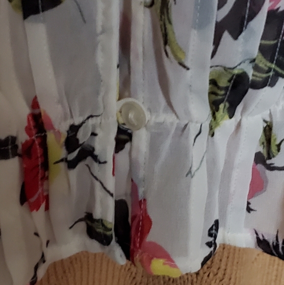 Dress White & Floral Blouse - Picture 4 of 7